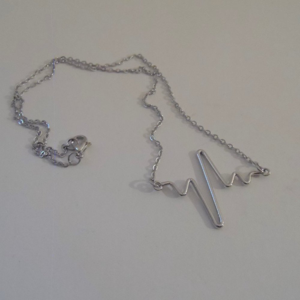 NWT - Heartbeat Charm Silver Tone Necklace